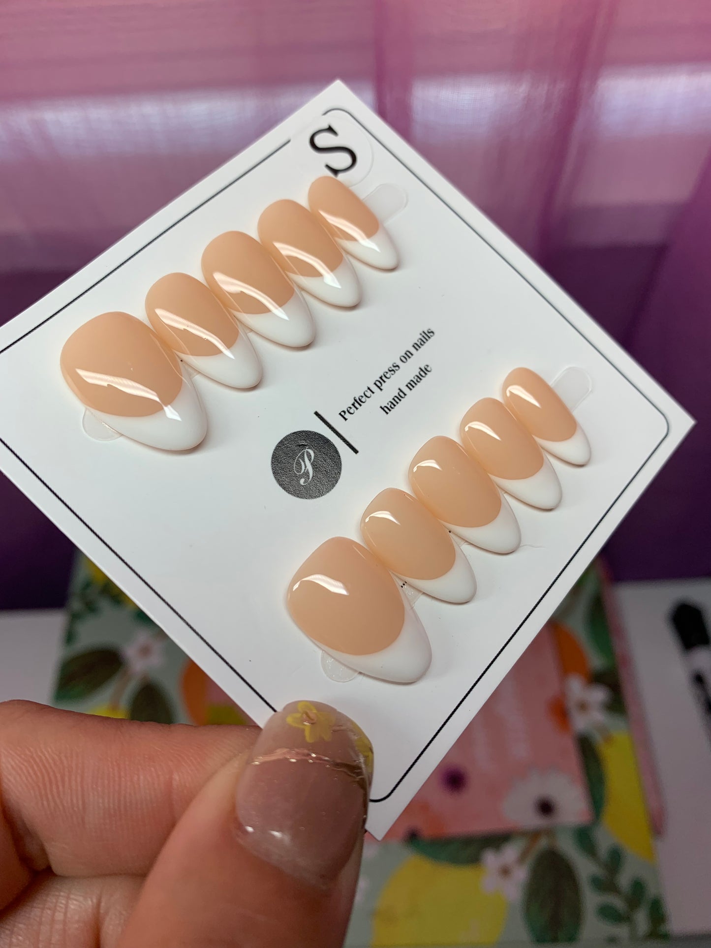 Short almond French