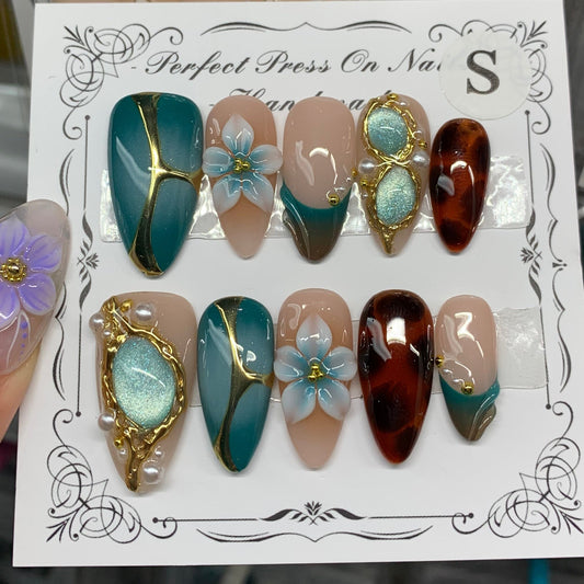 Blue cat eye and 3D flowers