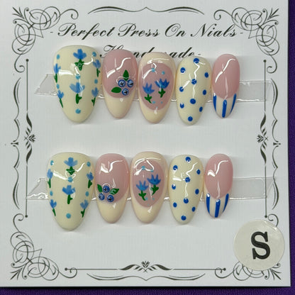 Blueberry polkadots