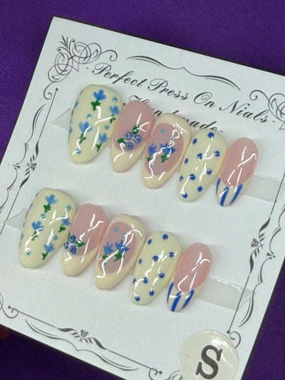 Blueberry polkadots