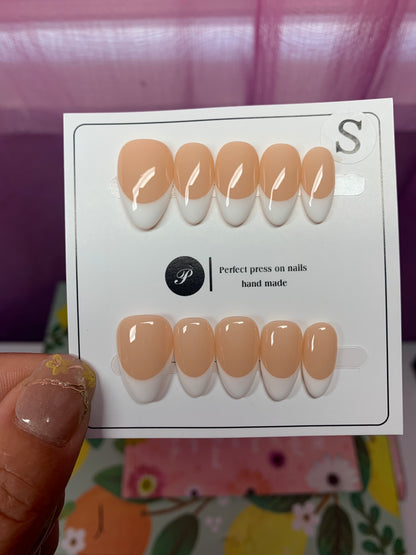 Short almond French